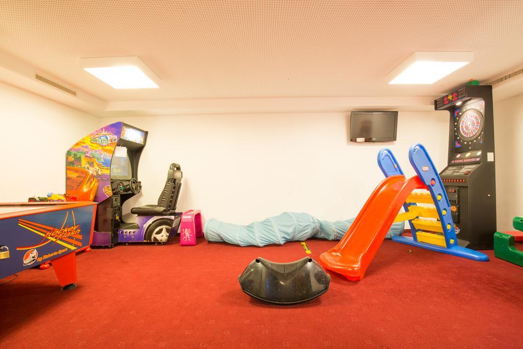 סרפהאוס Hotel Amadeus Micheluzzi מראה חיצוני תמונה