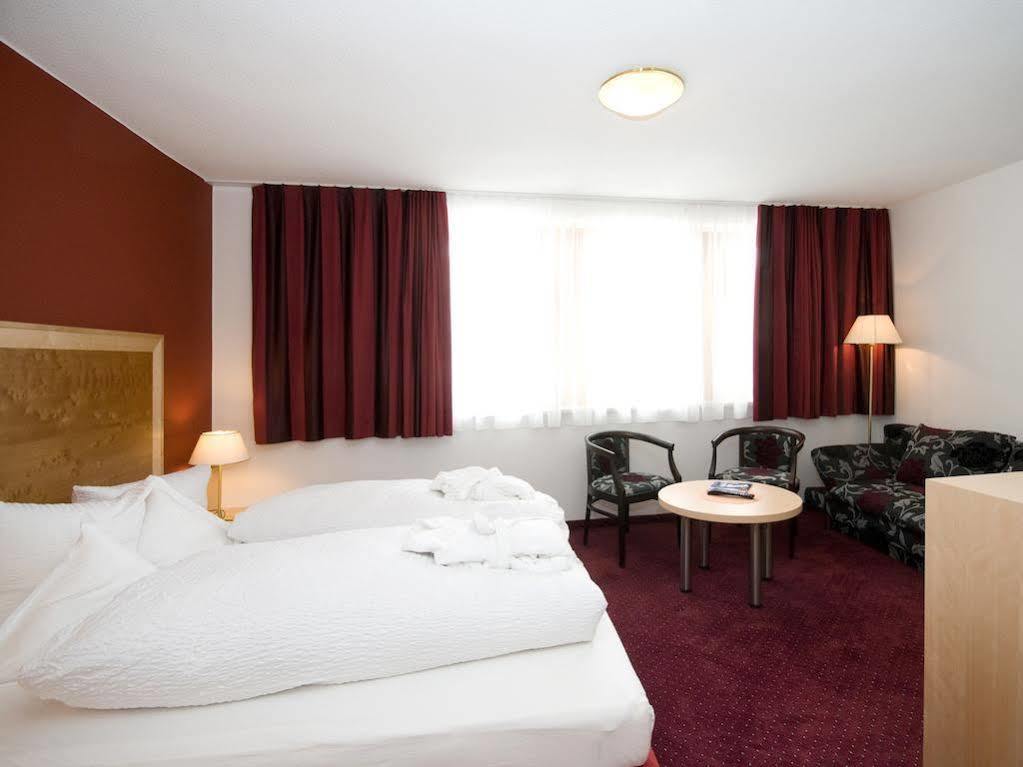 סרפהאוס Hotel Amadeus Micheluzzi מראה חיצוני תמונה